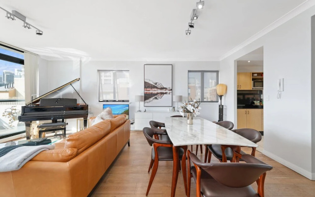 Darling Harbour Penthouse Views & Hot Tub