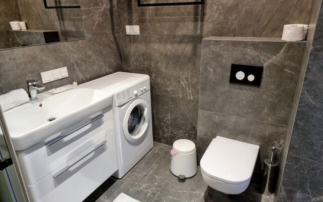 Apartment Grzybowska Warsaw by Renters