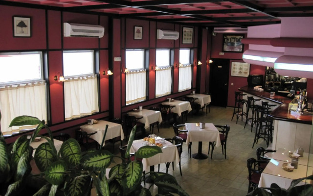 Ona Marbella Inn