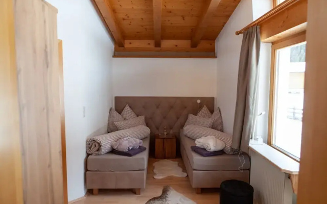Chalet Leutasch With Ski Trail & Mountain Views