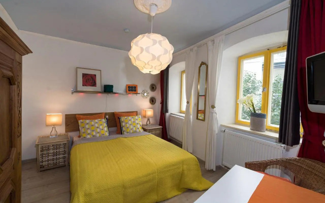Zimmervermietung Am Stadtplatz / Bhf 8 Min / A8 (Adults Only)