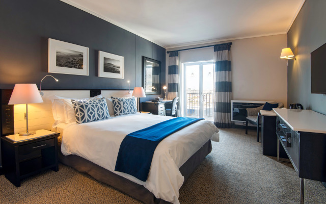 The Commodore Hotel