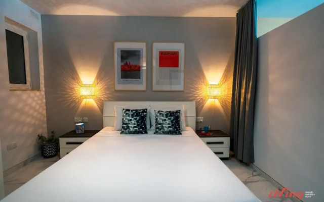 A Stylishly Chic Holiday Home With a Sofa bed