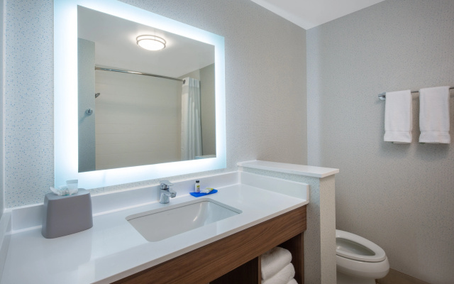 Holiday Inn Express & Suites Chico by IHG