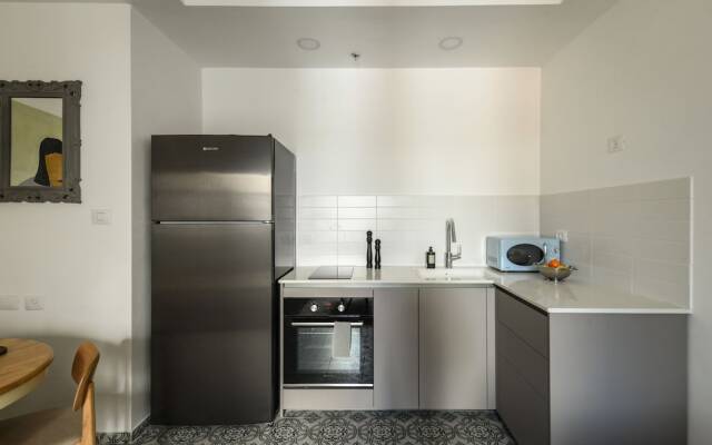 Stylish 2BD Bauhaus Apt w Balcony