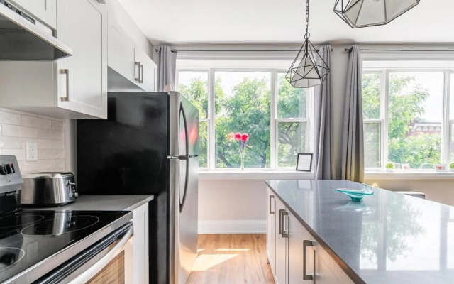 Stylish 2Br Apartment in the Heart of Hamilton