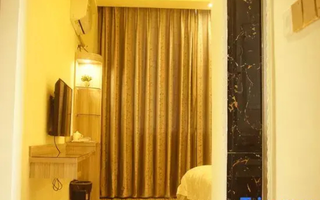 Longshan Ouku Trendy Apartment (Huangcang Middle School)