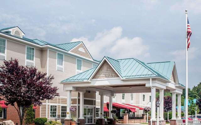 Comfort Inn & Suites Sturbridge - Brimfield