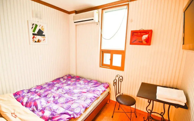 Myeongdong Town Guesthouse