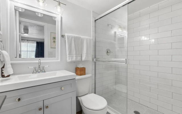 Colony Beach Club 122