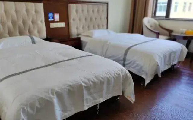 Yuanmeng Hotel (Hongyuan Yinzhu Square)