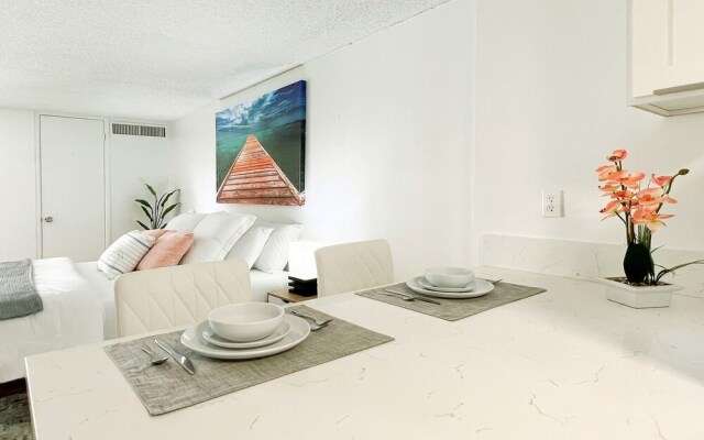 Oahu Tradewinds Plaza 601 Condo