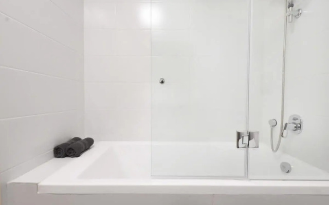 Cozy 1BR near the beach by HolyGuest