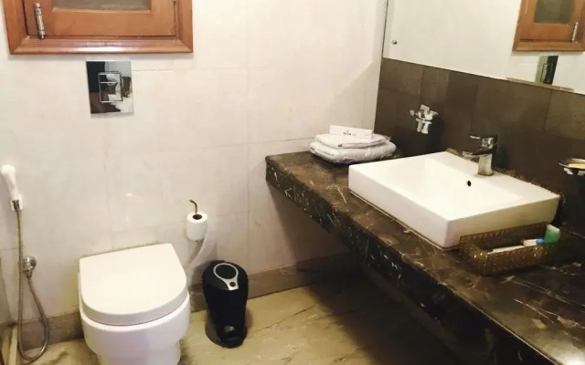 Skylink Suites & Apartments