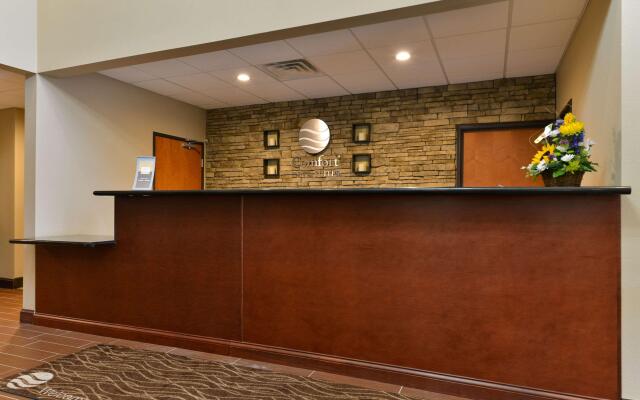 Days Inn & Suites by Wyndham Manheim Lebanon