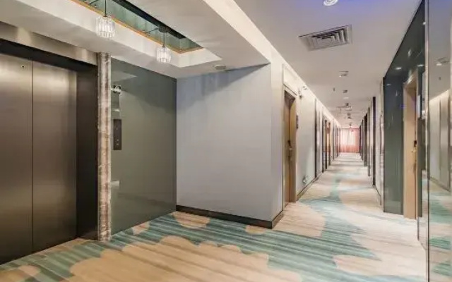 Veee Hotel