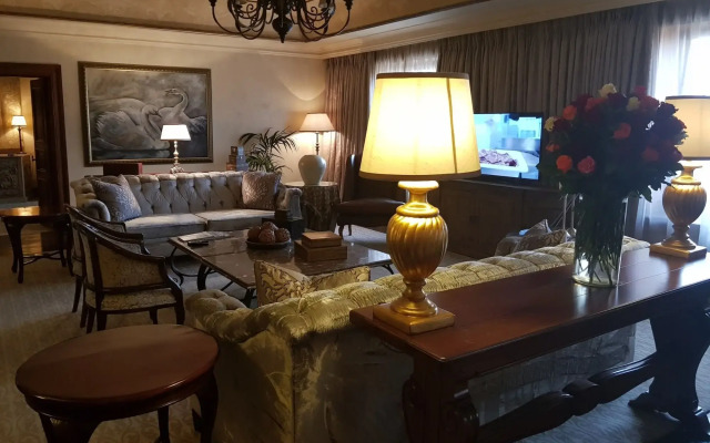 Palazzo Hotel