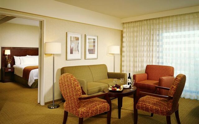 Courtyard by Marriott Los Angeles - Sherman Oaks