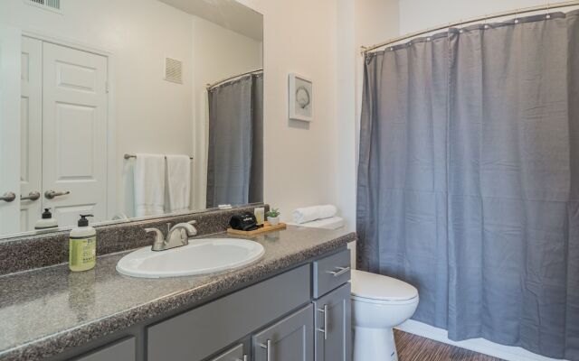 The Luxe Suites of Oceanside with Pool & Gym