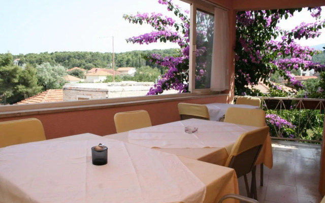 Rooms by the sea Vrboska (Hvar) - 4600