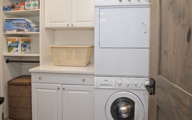 Greenhill Court Chalet