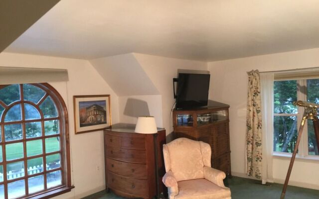 Miles River Guest House