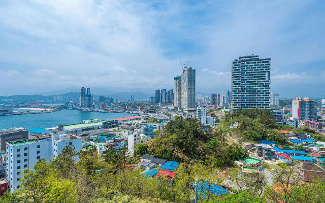 Sokcho I Park Suite Hotel and Resort