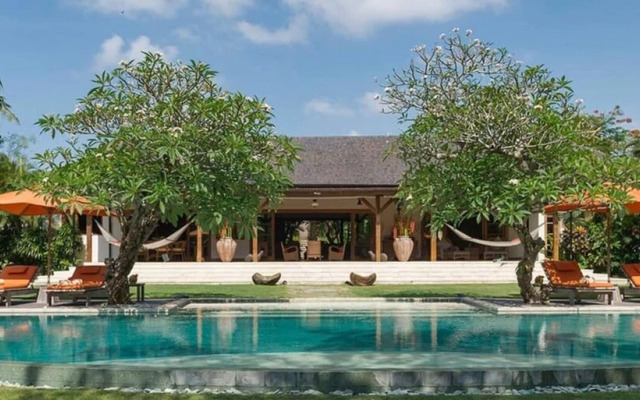 Stunning Palm Villa And Fantastic Experience