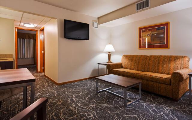 Best Western West Towne Suites