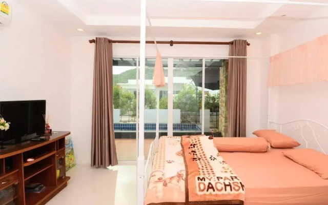 Hua Hin Baanpak Pool Villa