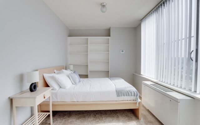 Wonderful Apt Crystal City with Gym