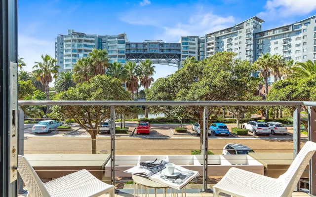 Manhattan Wharfside 301