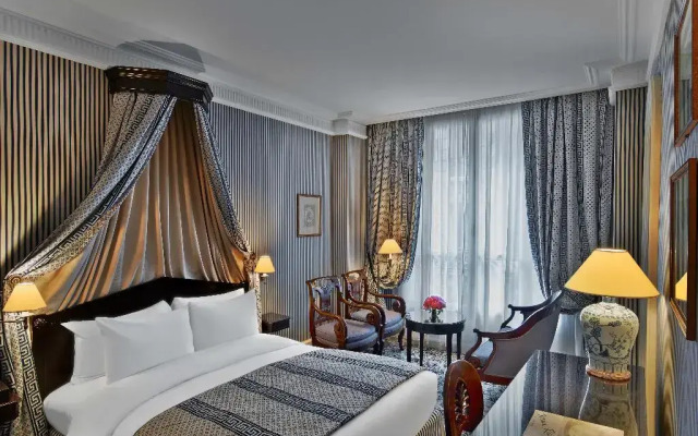 Le Dokhan’s Paris Arc de Triomphe, a Tribute Portfolio Hotel