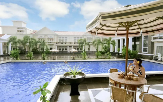 Adhiwangsa Hotel & Convention Hall