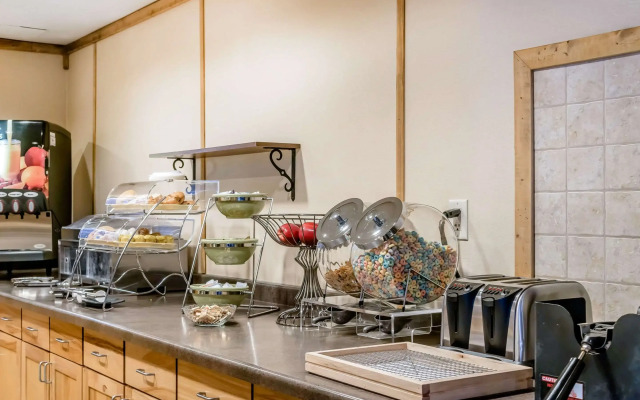 Rodeway Inn & Suites Tomahawk