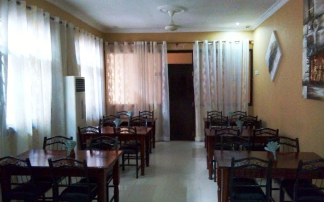 Triniti Airport Hotel