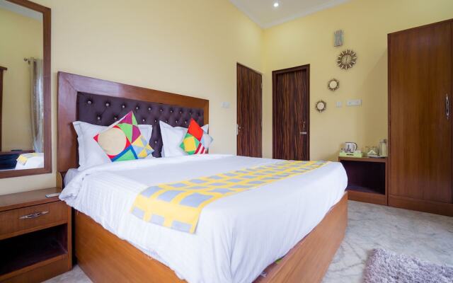 OYO Home 15236 Valley View Studio