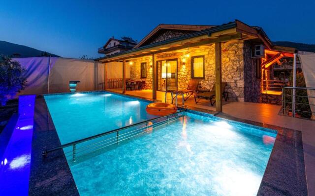 Beyza- Fethiye'de 2+1 Jakuzili Villa
