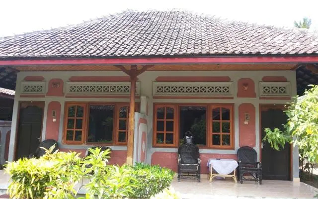 因陀罗普拉酒店(Indra Pura Hotel)