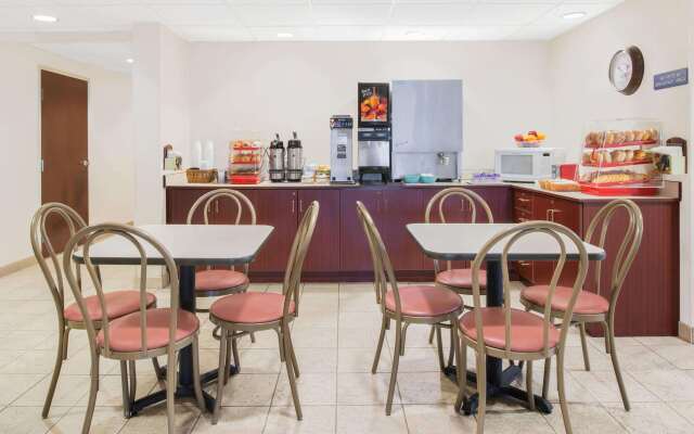 Microtel Inn & Suites by Wyndham Hamburg