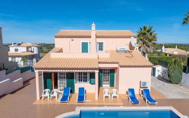 Villa Santa Maria With 3 Bedrooms and 4 Bathrooms