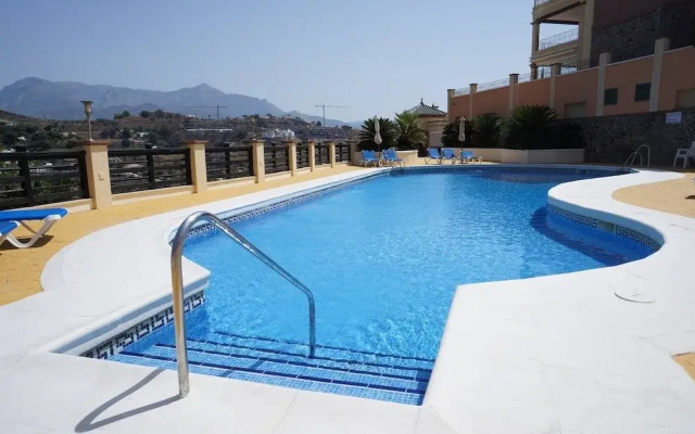 La Alcazaba - 3 bed apt With Communal Pool