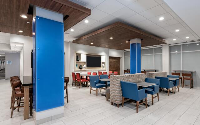 Holiday Inn Express & Suites Bryan - College Station by IHG