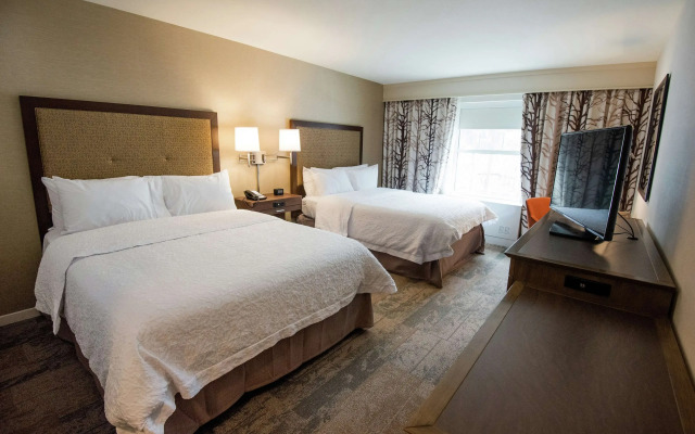 Hampton Inn and Suites Manchester