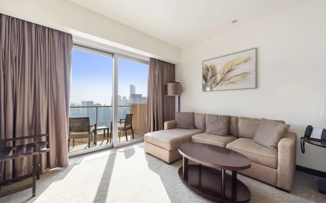 Elegant 1 Bedroom Overlooking Dubai Marina Canal
