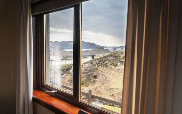 Old School Restaurant & Rooms