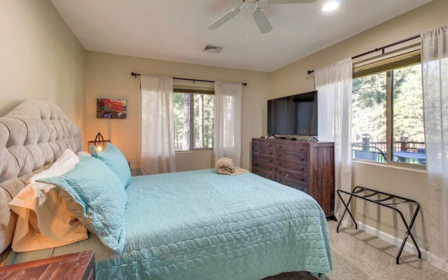 Dog-friendly Home on Pinetop Lakes Course!