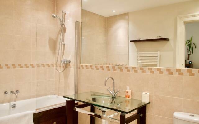 Spacious Flat in Central Stockbridge