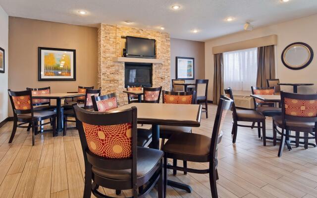Best Western Plus Eagleridge Inn & Suites