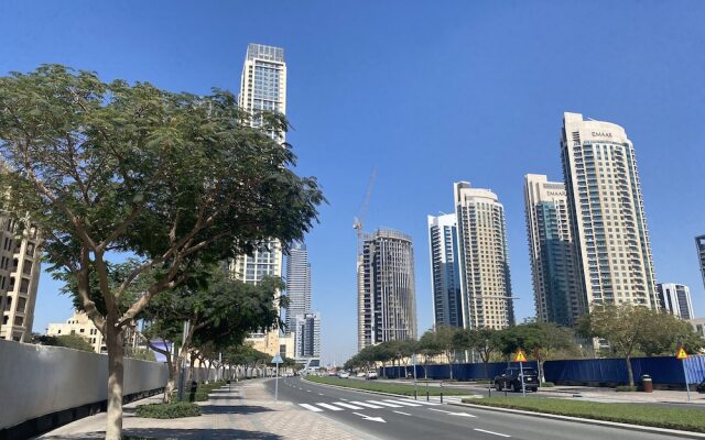 HiGuests - Burj Al Nujoom Tower